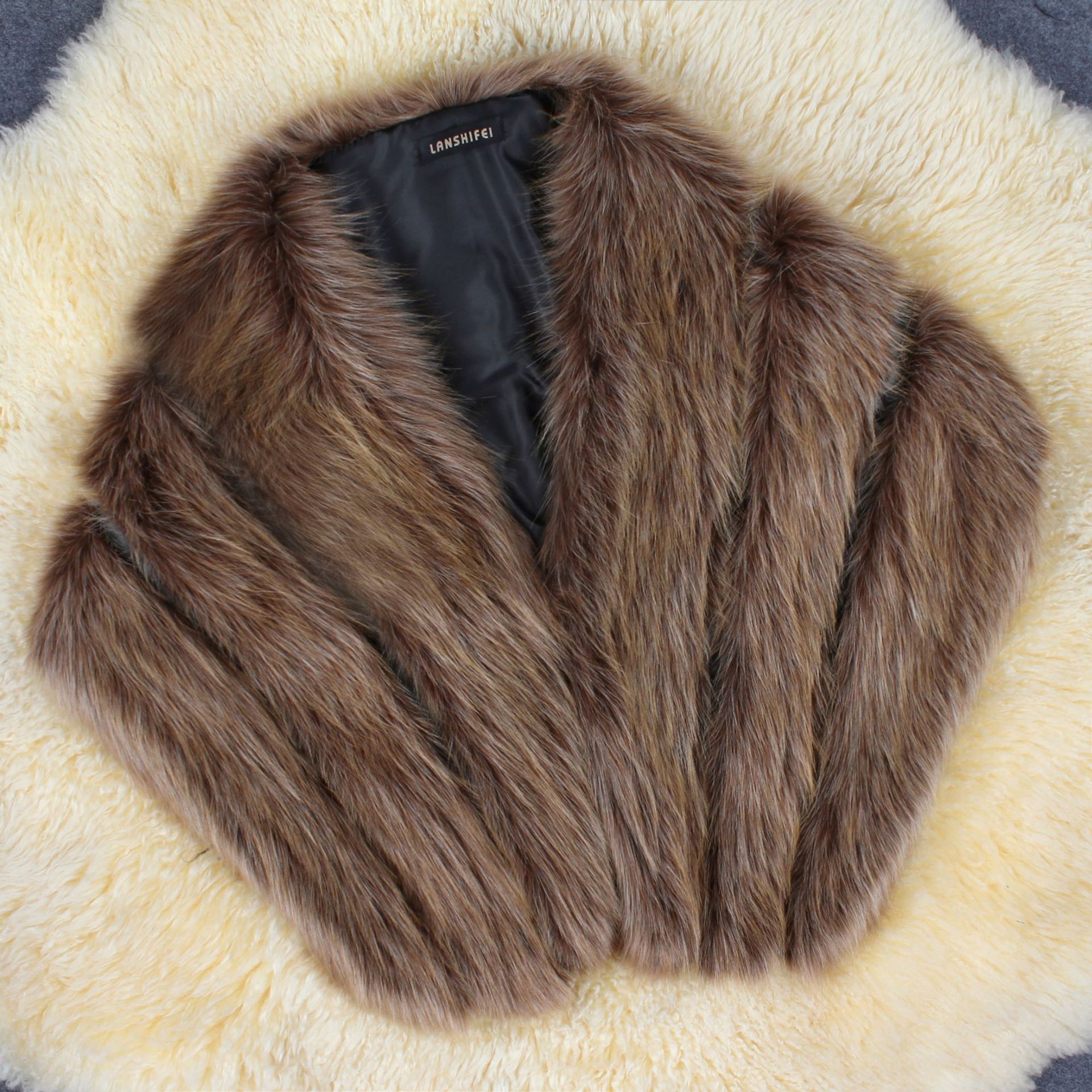 Shawl Made of fur for evenings and parties