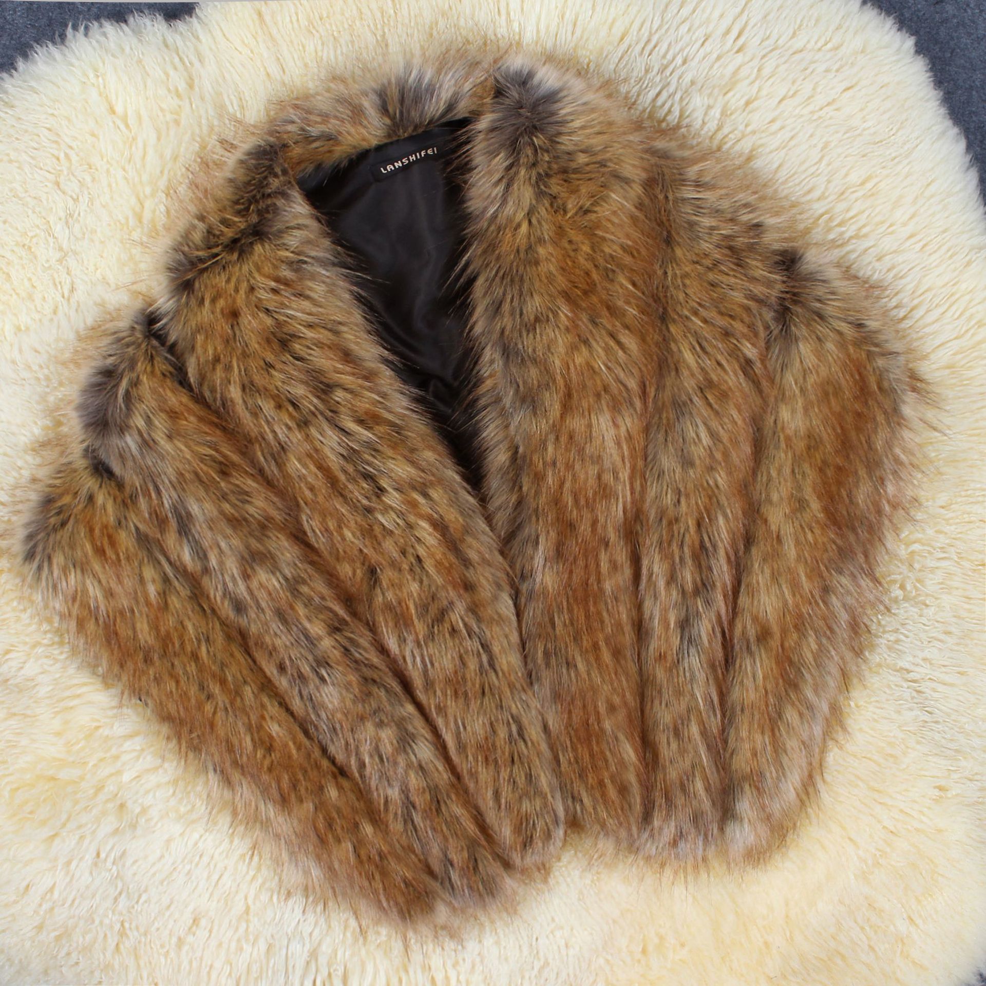 Shawl Made of fur for evenings and parties